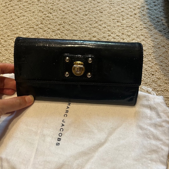 Authentic Marc Jacob’s Black Patent Leather Long Wallet - Picture 9 of 9